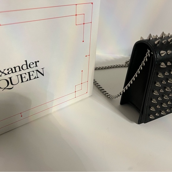 Alexander McQueen Studded Black Leather Clutch crossbody- RARE bag - Picture 3 of 5
